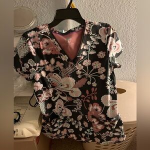 Women's Floral V-Neck scrub top
